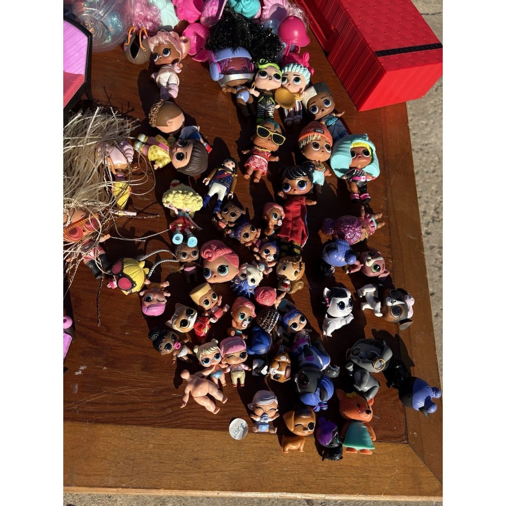 Massive L.O.L. Surprise Doll Lot - 43 Dolls & Pets + Huge Accessory Bin - Picture 4 of 9